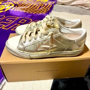 Vintage Havana gold sneakers. Worn once. EXCELLENT condition!